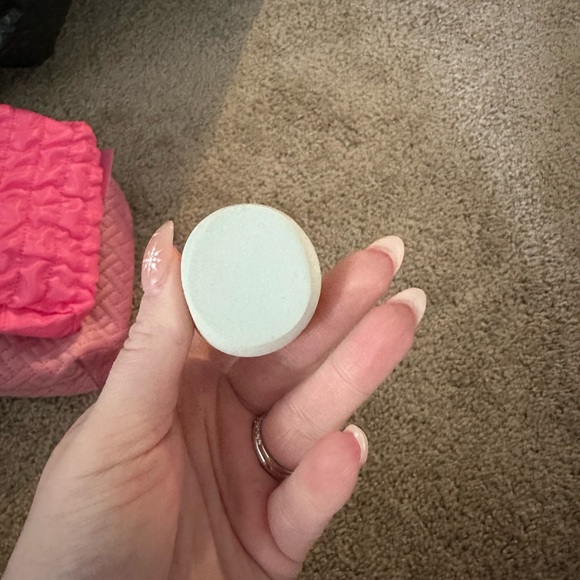 Soft Makeup Sponge - Picture 2 of 3